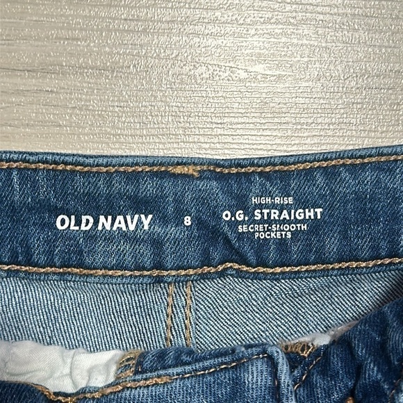 Old Navy High Rise Denim Distressed Shorts Size 8 - Picture 3 of 4